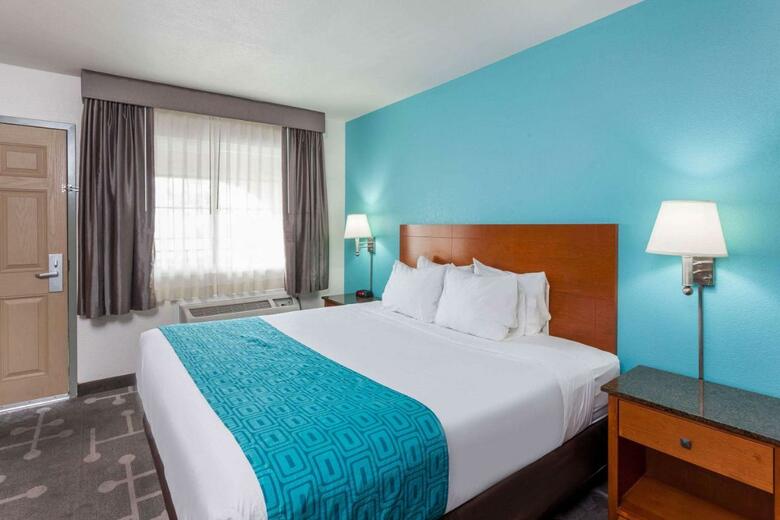 Hotel Howard Johnson By Wyndham National City/san Diego South