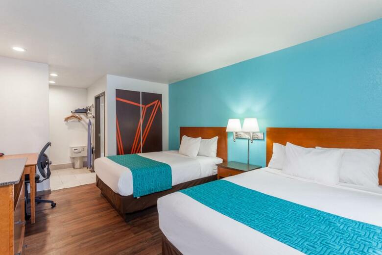 Hotel Howard Johnson By Wyndham National City/san Diego South