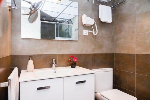Feelathome Plaza Apartments