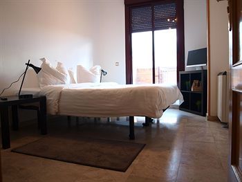 Stylish City Aparthotel