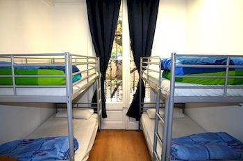 Barcel� Hostel