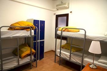Barcel� Hostel