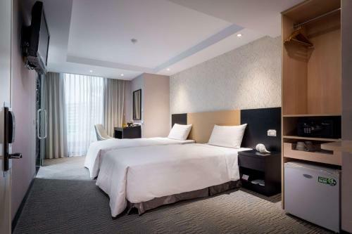 Hotel B