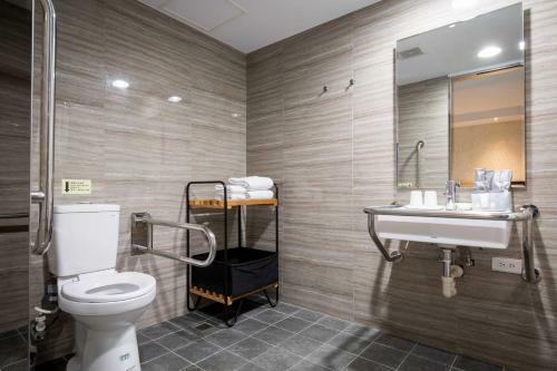 Hotel B