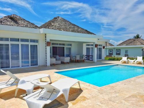Villa Mariela Escondido Bay