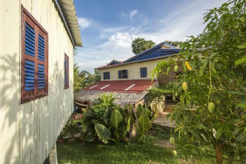 Champa Lodge