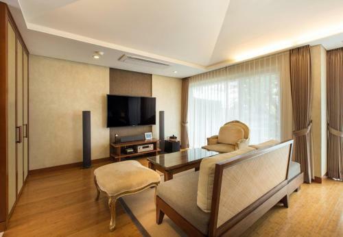 The Seaes Hotel & Resort