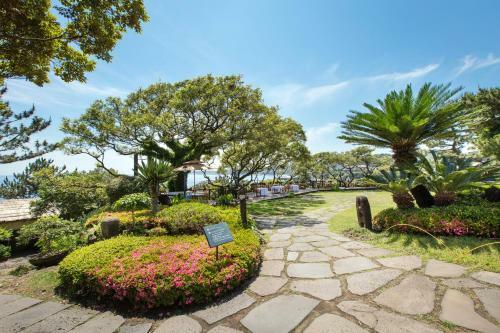 The Seaes Hotel & Resort