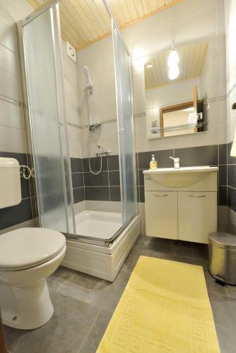 Hostal Apartments-rooms Kocijancic
