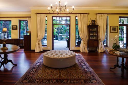 Hostal Ibis House