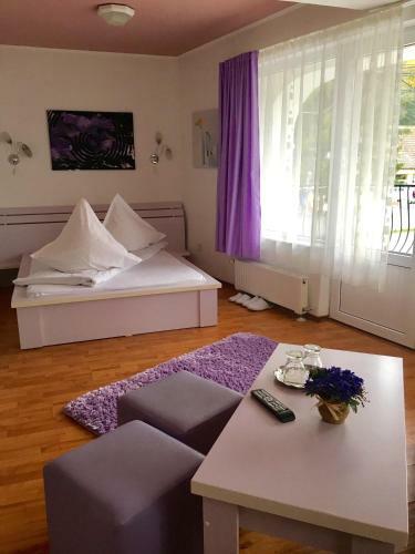 Hostal Pensiunea Carina