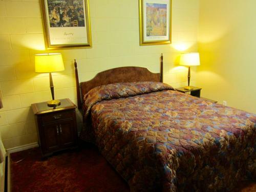 Gold Pan Motel