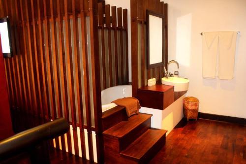 Posada Chitchareune Moungluang Hotel