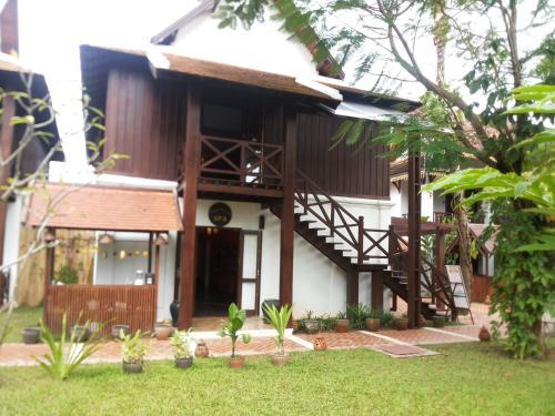 Posada Chitchareune Moungluang Hotel