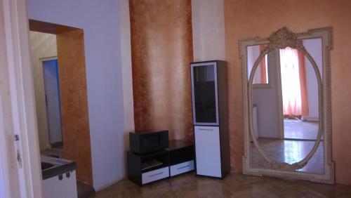 Blu Apart Lupa Capitolina
