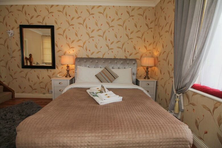 Hostal Donnybrook Hall