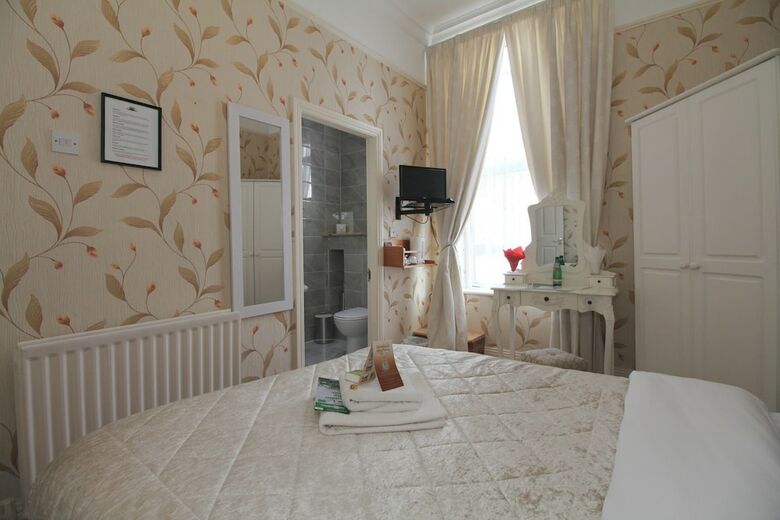 Hostal Donnybrook Hall