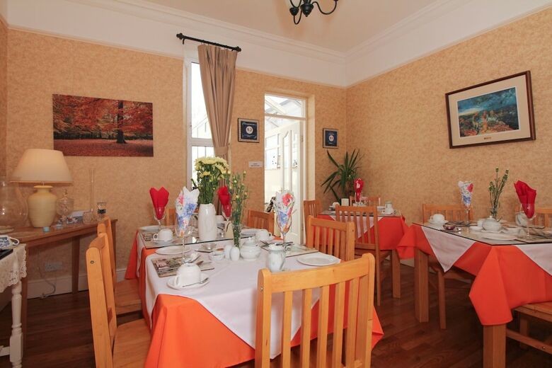 Hostal Donnybrook Hall
