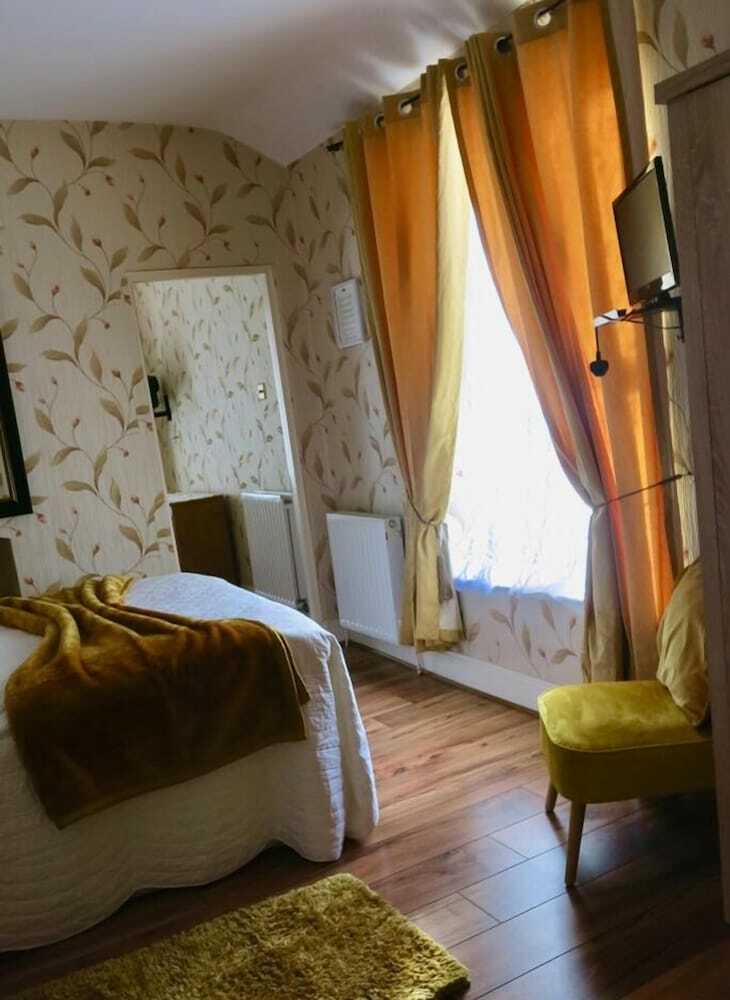 Hostal Donnybrook Hall