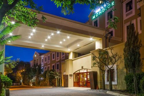 Peermont Mondior Hotel