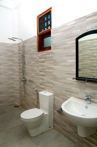 Hostal Shine Park
