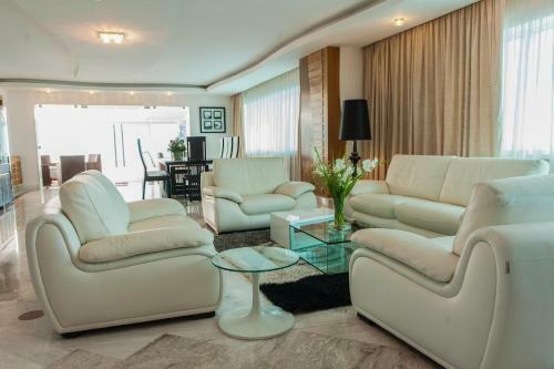 Apartamentos The Penthouse Suite Hotel