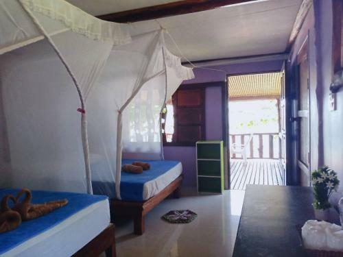 Hotel Freedom Hut