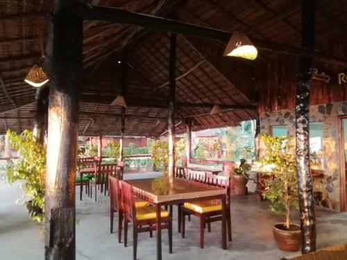 Hotel Freedom Hut