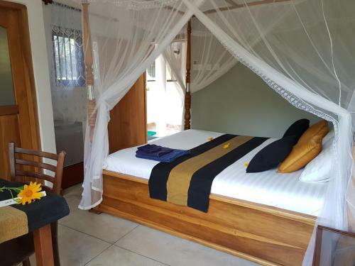 Hotel White Villa Beach Resort