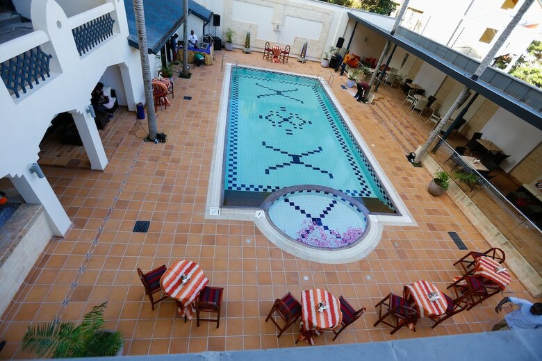 Hotel The Heron Portico