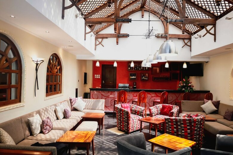 Hotel The Heron Portico