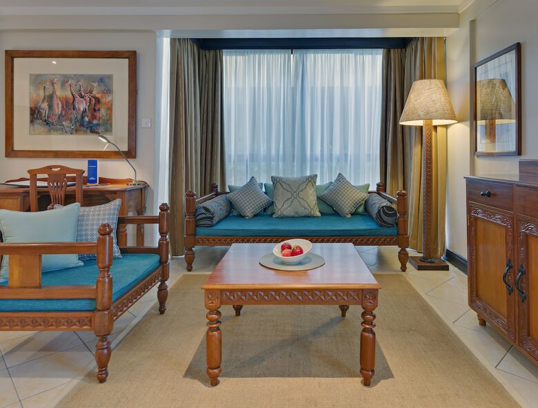 Hotel The Heron Portico