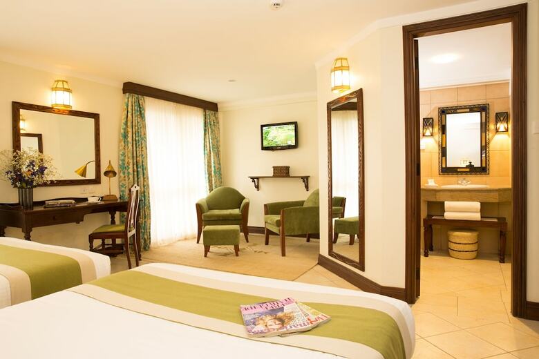 Hotel The Heron Portico