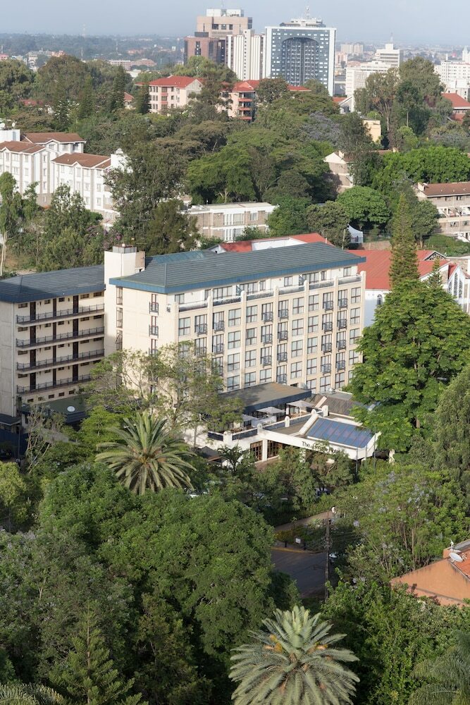 Hotel The Heron Portico