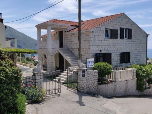 Apartamentos Guest House Burin