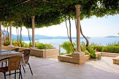 Apartamentos Guest House Burin