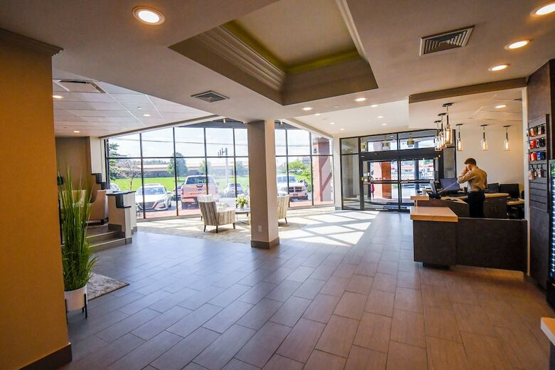Euro Suites Hotel