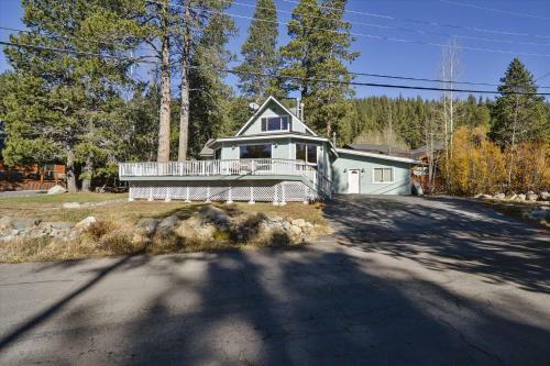 Squaw Chalet By Tahoe Vacation Rentals