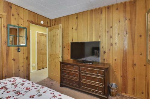 Squaw Chalet By Tahoe Vacation Rentals