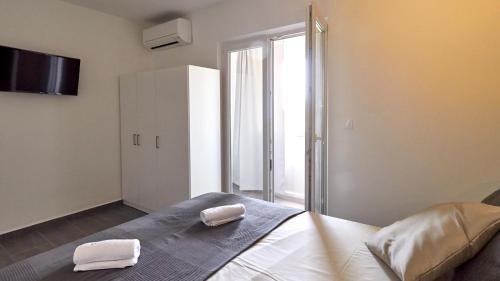 Apartamentos House Petrina