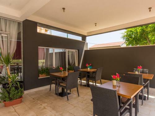 Hostal Villa White