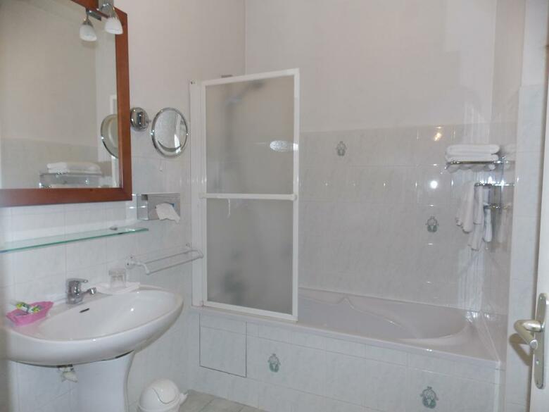 Hotel L'hostellerie Du Ch�teau