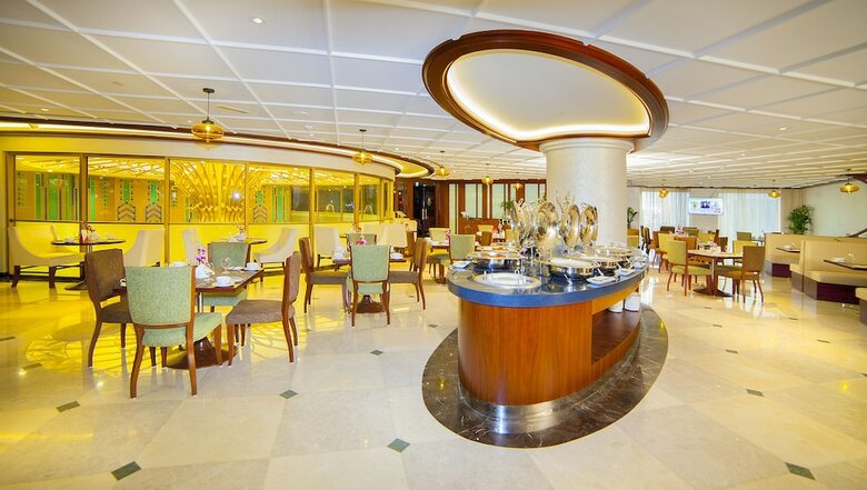 Raviz Center Point Hotel