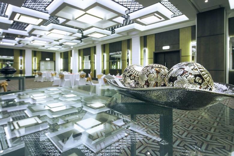 Ayla Bawadi Hotel