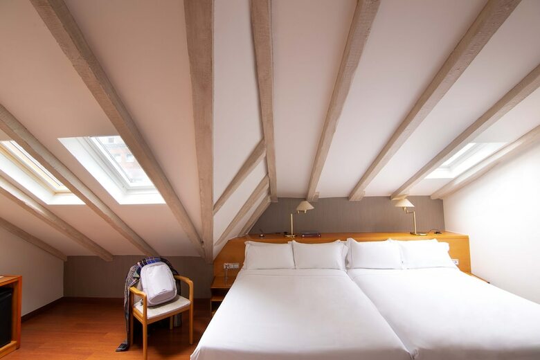Hotel De L'isard