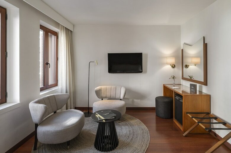 Hotel De L'isard
