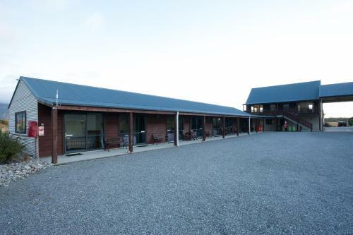 Haast River Top 10 Holiday Park