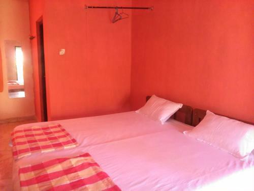 Hostal La Blanche Guest House