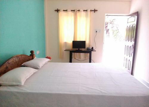 Hostal La Blanche Guest House