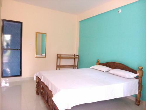 Hostal La Blanche Guest House